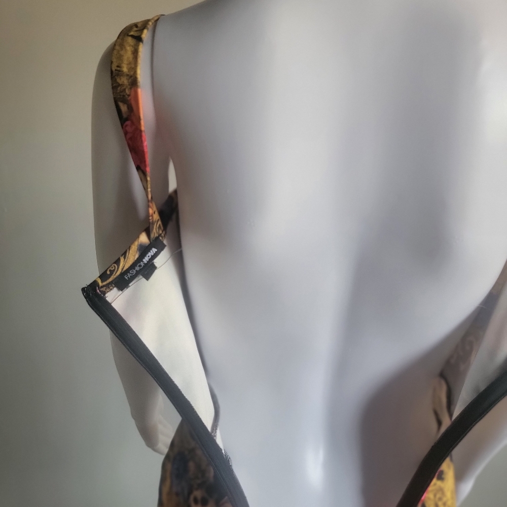 Fashion Nova Women Dress. Worn once - Picture 16 of 16